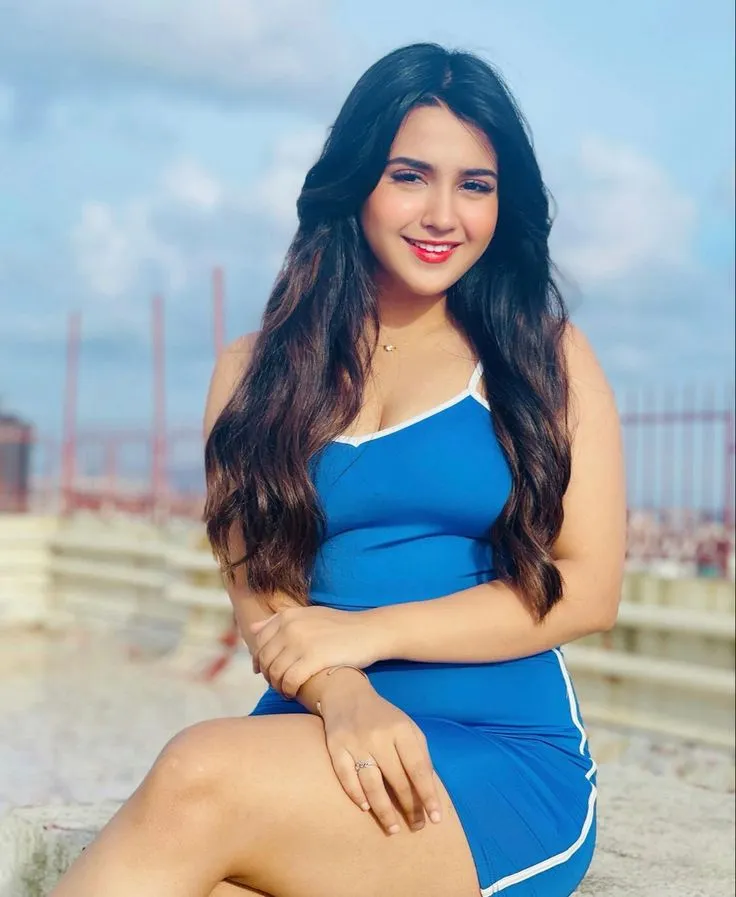 Roshni Walia Biography