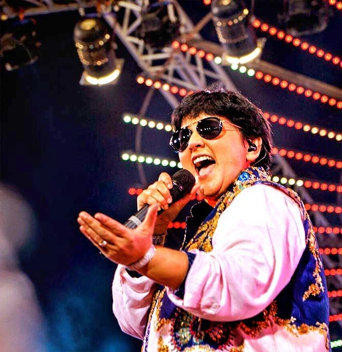 Falguni Pathak Biography