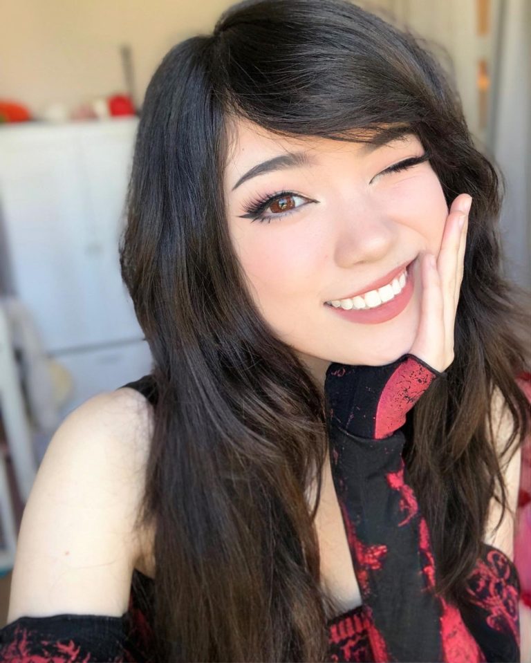 Emiru Boyfriend: Know Who Is She Dating! - The Biography World