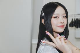 NewJeans Members: Full Guide to the K-Pop Group