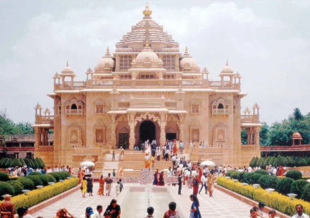 A Day in Ahmedabad: Tourist Spots to Cover by Taxi