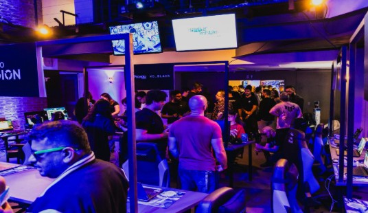 The Digital Gathering Spots That Make Online Gaming Feel Alive