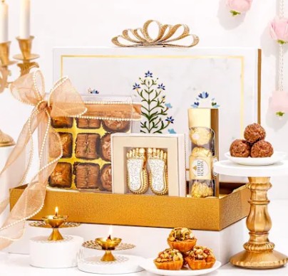7 Diwali Gift Items That Pair Perfectly with Decorative Photo Frames